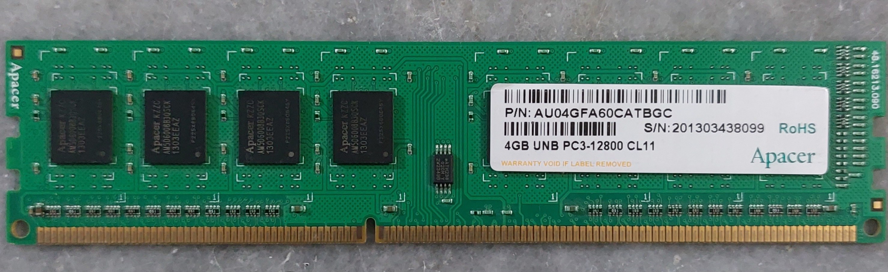 رم دسکتاپ 4 گیگ DDR3 باس 1600 برند Apacer یک ور چیپ اورجینال